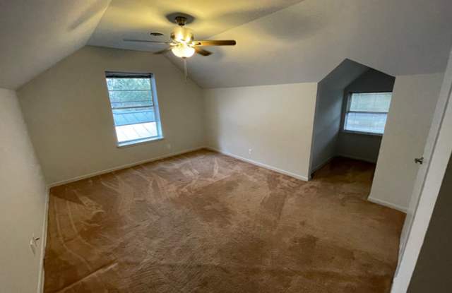 Unique 5BR/3B home in desirable Enchanted Forest on 1/4 acre