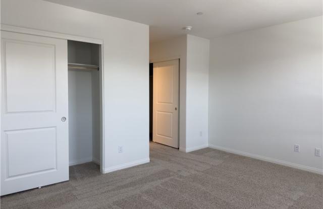 9166 Orange Horizon Avenue