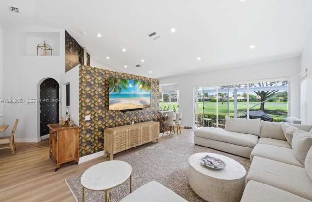 8141 Sandpiper Way