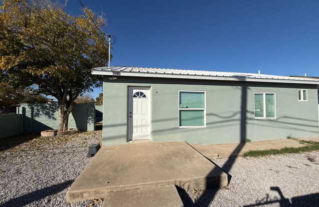 Photo of Gorgeous 2 Bedroom/1 Bathroom Home