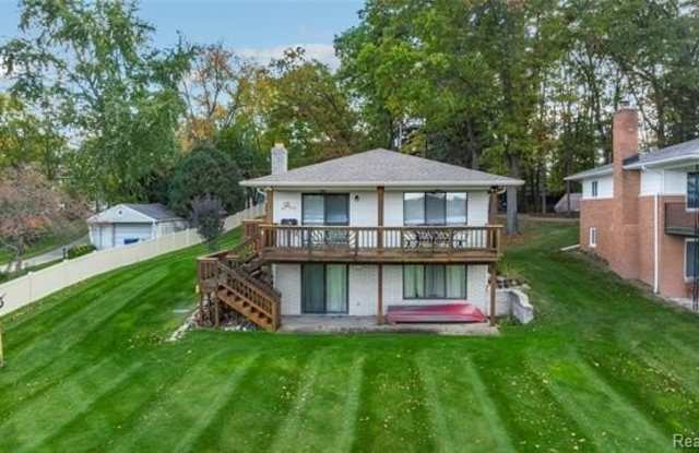 9510 Beechcrest Street