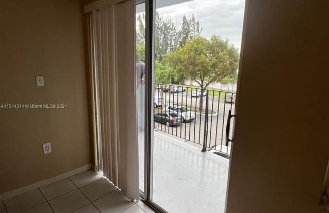 1221 SW 122nd Ave - 1221 Southwest 122nd Avenue, Tamiami, FL 33184