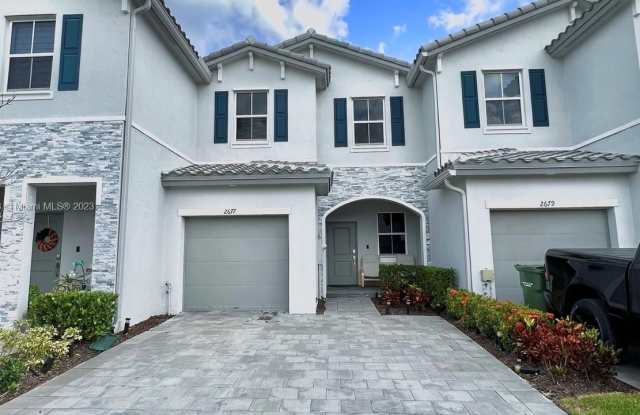 2677 SE 13th Ct