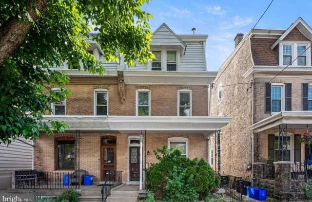 3740 MANAYUNK AVENUE