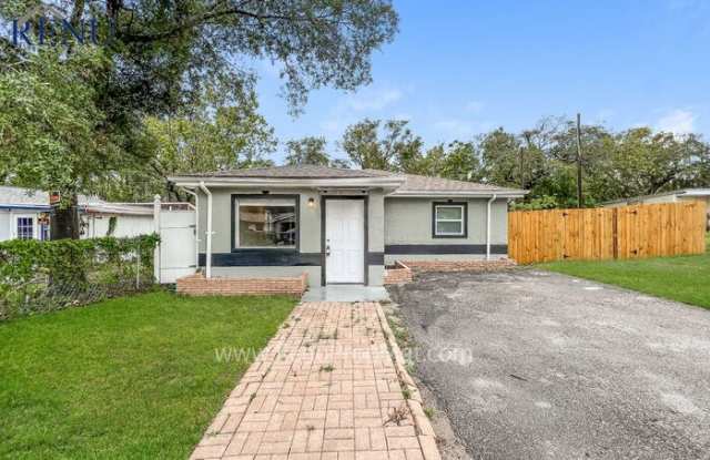 7018 Maclura Drive