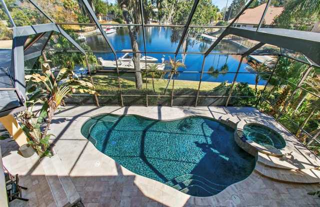 Stunning Lagoon Residence!