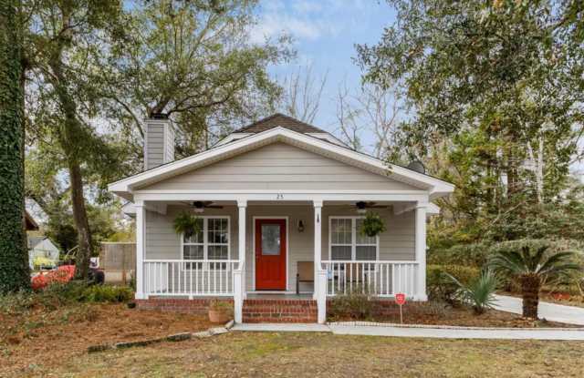 Updated Single Family Home in West Ashley - 25 Oak Forest Drive, Charleston, SC 29407