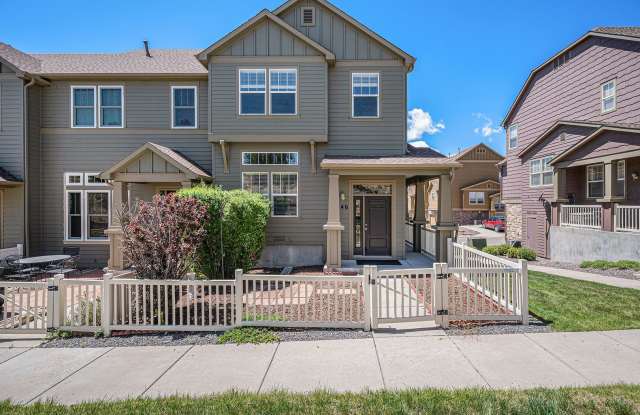 Photo of Spacious 3 bedroom in the heart of Castle Rock!