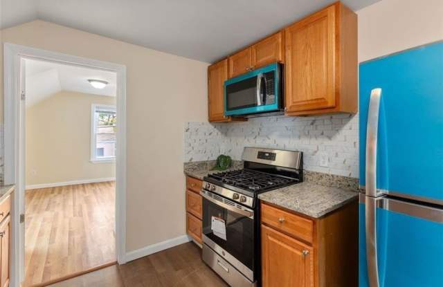 194 Harrison Street unit: 1