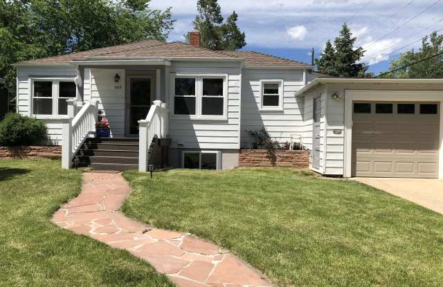 Photo of 1015 Forest Ave