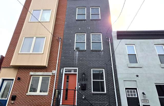 2220 E HAROLD Street