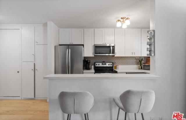 8630 Falmouth Ave unit: 4