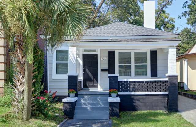 Large 3BR/1BA Downtown Savannah Home For Rent