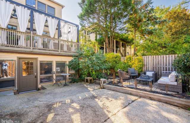 3817 NW CATHEDRAL AVE NW #GARDEN APARTMENT