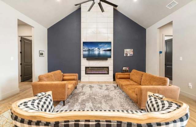 1205 Buckingham Avenue