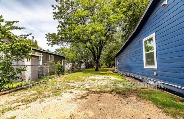 2735 Pecan Valley Dr