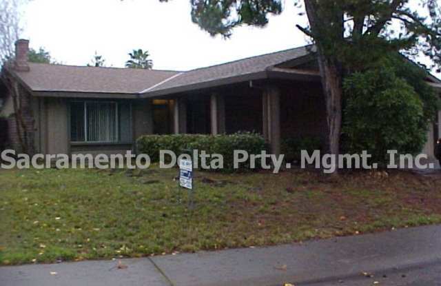 Clean 3 bedroom, 2 bath home in Rancho Cordova