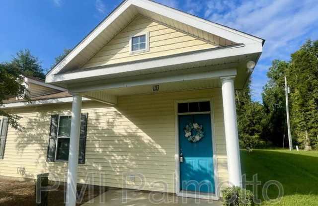 Photo of 109 Fairview Park Dr