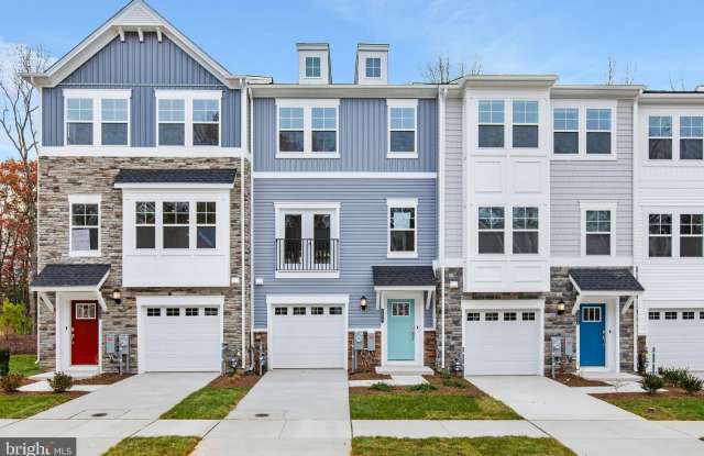 Photo of 6822 WINTERHILL Lane