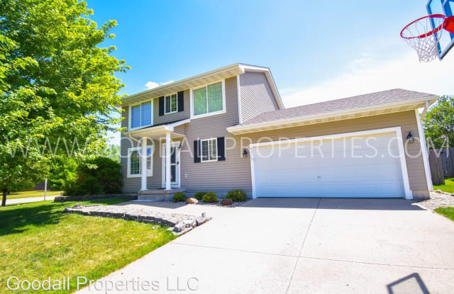 335 SE Carefree Ln - 335 Southeast Carefree Lane, Waukee, IA 50263