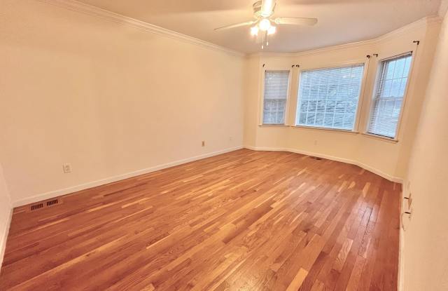 153 Montgomery Avenue unit: B