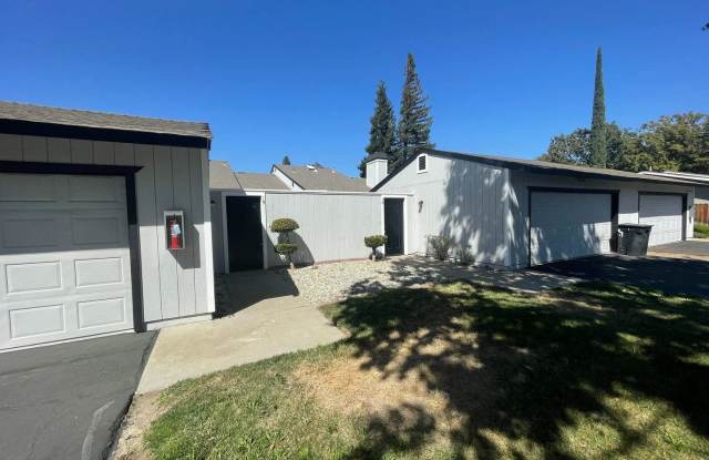 3400 Kingswood Dr #19 - 3400 Kingswood Drive, Modesto, CA 95355