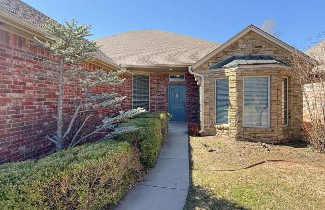 3 Bed, 2.5 Bath Home in Oxford Park – Open Layout  Tall Ceilings