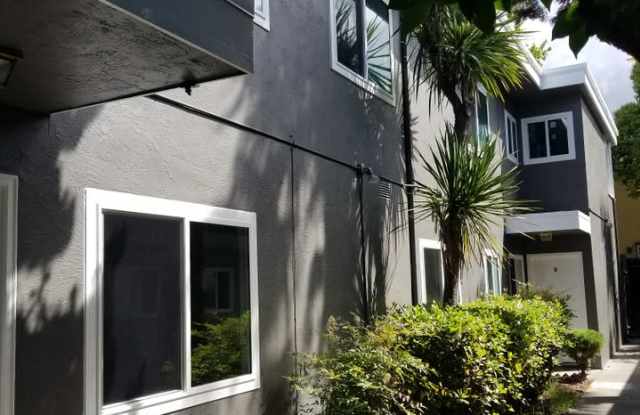 Photo of 3216 Delaware Street