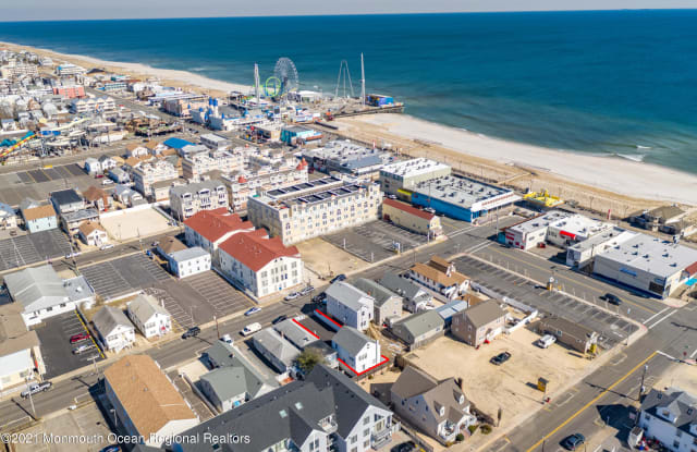 35 Webster Avenue - 35 Webster Avenue, Seaside Heights, NJ 08751