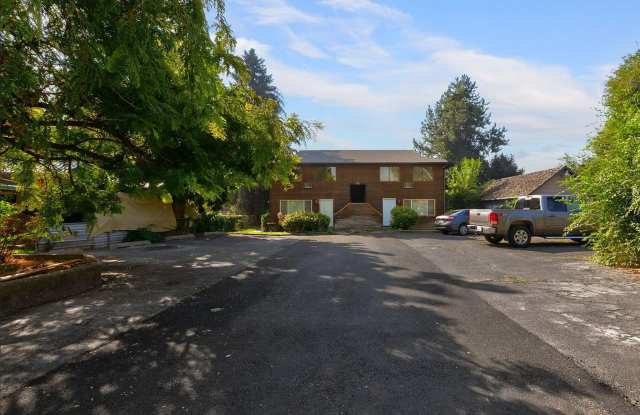 Photo of 1702 W Prasch Ave