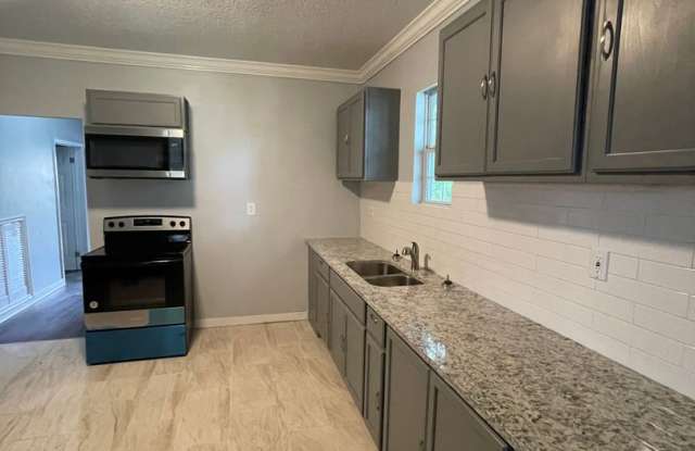 Completely renovated 4/2 Single Family home ! Available now!