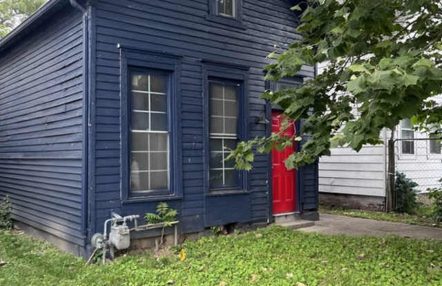 Photo of 1113 West Delaware Street