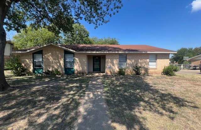 Photo of Spacious 3/2 in Midway ISD