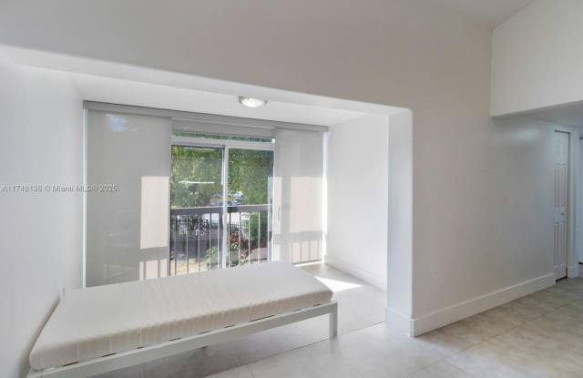 9437 Fontainebleau Blvd