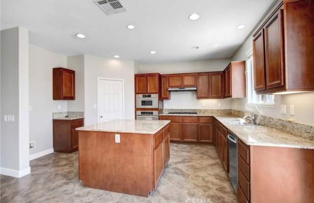 41026 Crimson Pillar Lane