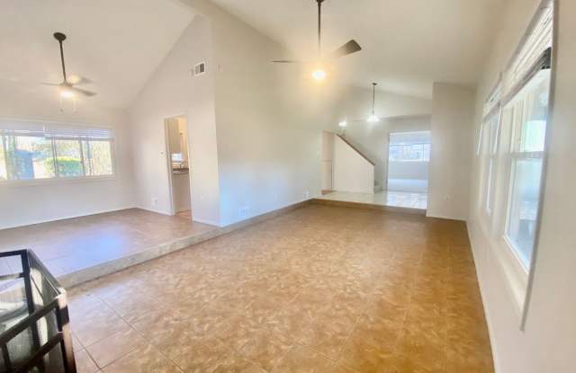 Photo of Sugarland Run Neighborhood |4bd 2bth 1921 sqft House | Large Yard