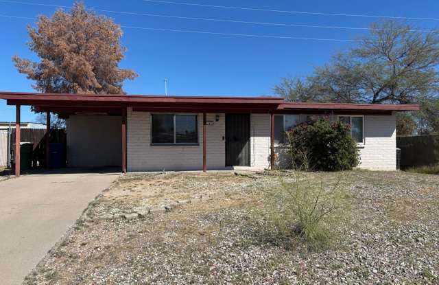 Eastside 3 Bed/2 Bath Home - Washer  Dryer included!