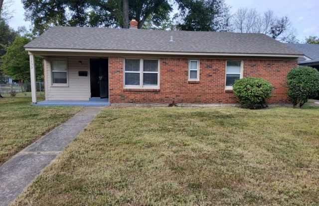 Photo of 1253 Dogwood Dr