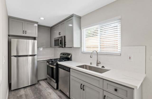 Photo of Hamilton Courtyard Apartments