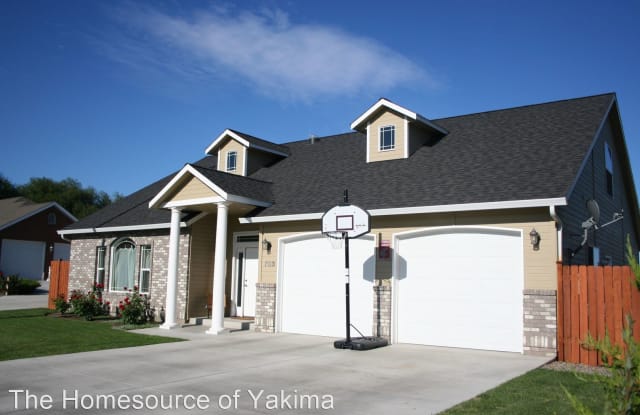 703 S. 87th Ave - 703 87th Avenue, Yakima, WA 98908