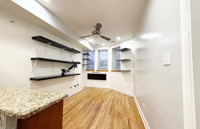 3918 N Kedvale Avenue unit: G