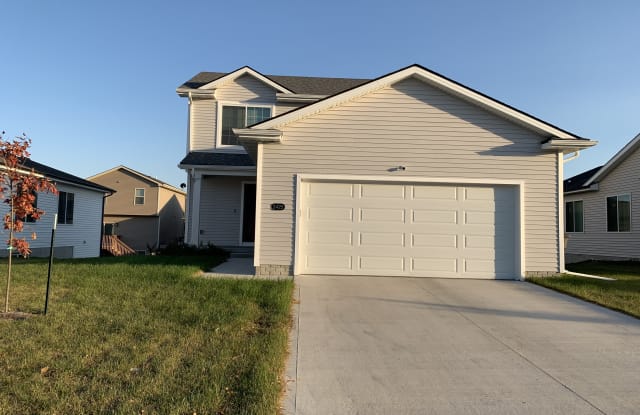 2425 Whispering Ridge Drive - 2425 Whispering Ridge Drive, Des Moines, IA 50320