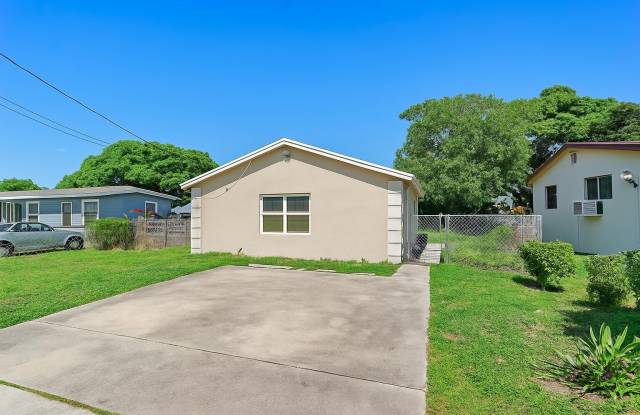 Photo of 1340 W 35th Street