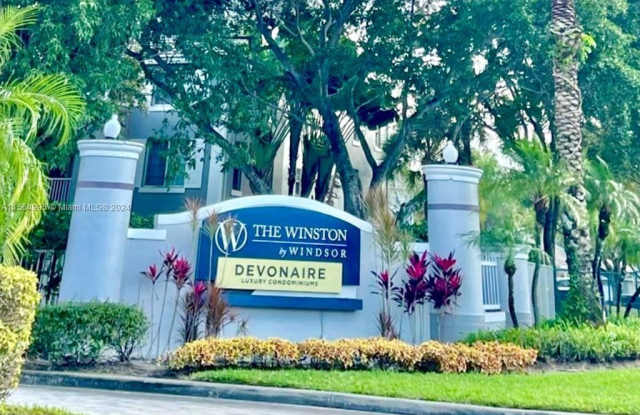 711 SW 111th Way - 711 Southwest 111th Way, Pembroke Pines, FL 33025