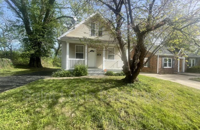 423 Emmett Ave - 423 Emmett Avenue, Ferguson, MO 63135