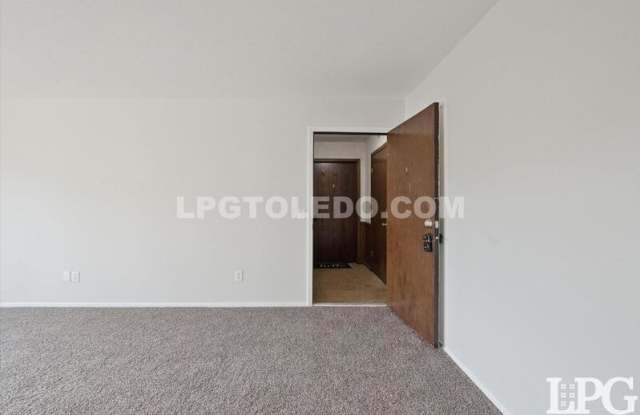 1665 Brownstone Blvd