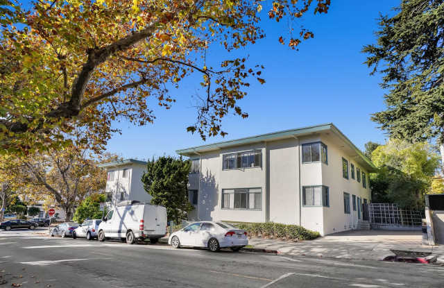 Beautiful quiet one bedroom one bath with great closet space-