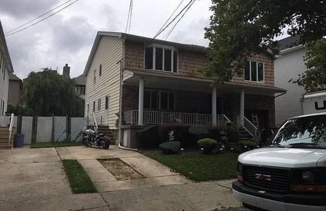 69 Remsen St - 69 Remsen Street, Staten Island, NY 10304