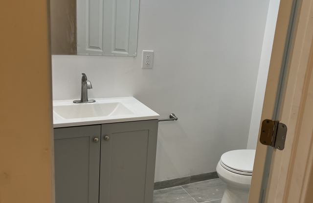 20735 Chippendale Ave W