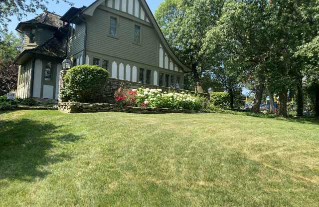 2023-2027 W 108th Place